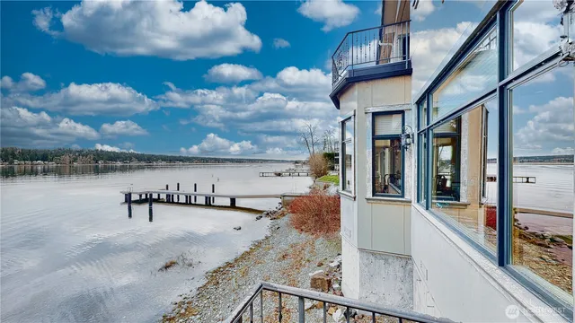 $5,900,000 | 2837 E Lake, Sammamish, WA 98074