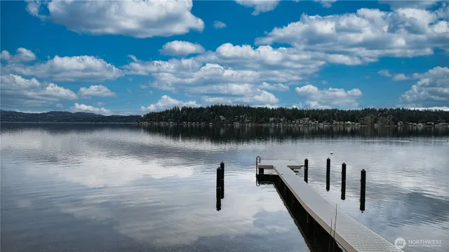 $5,900,000 | 2837 E Lake, Sammamish, WA 98074