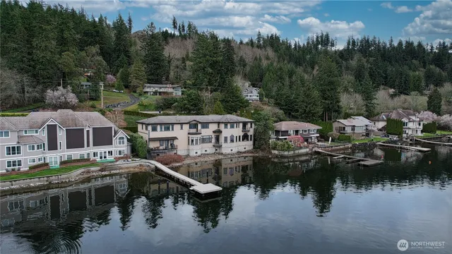 $5,900,000 | 2837 E Lake, Sammamish, WA 98074