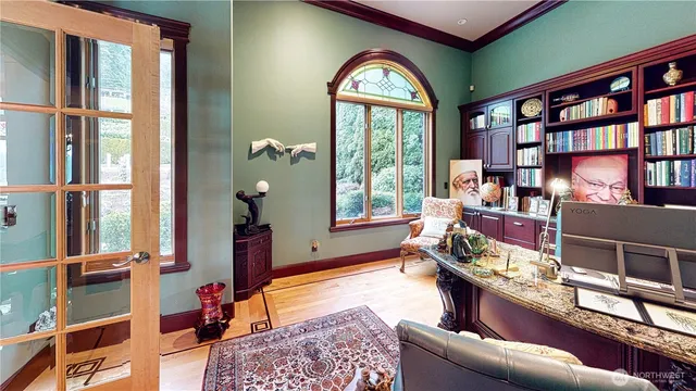 $5,900,000 | 2837 E Lake, Sammamish, WA 98074