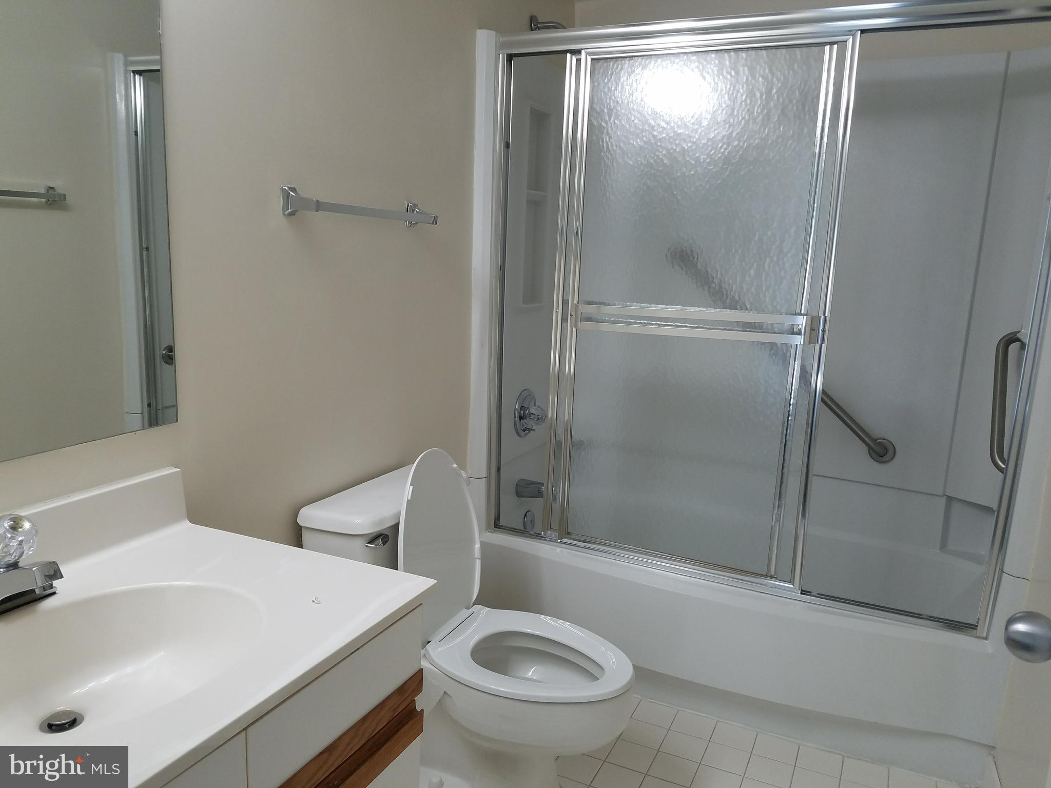 2903 Fallstaff Road, Unit 403 Baltimore, MD 21209 - Photo 12 of 20 Bath