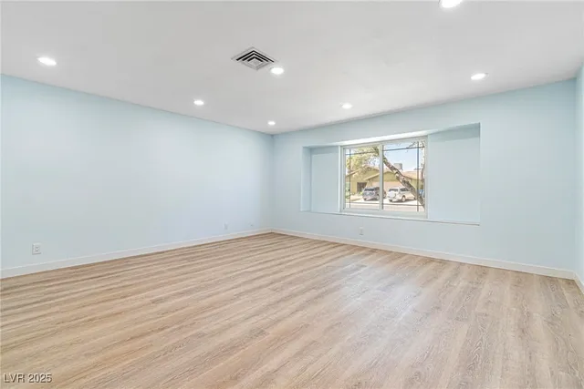 $2,495 | 3740 Lillo Street, Las Vegas, NV 89103