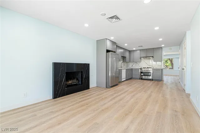 $2,495 | 3740 Lillo Street, Las Vegas, NV 89103