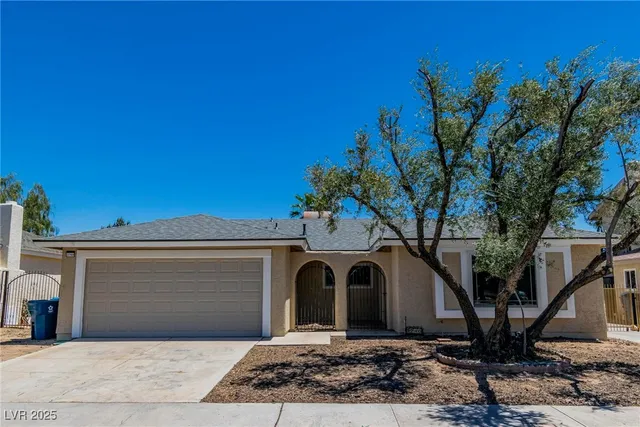 $2,495 | 3740 Lillo Street, Las Vegas, NV 89103