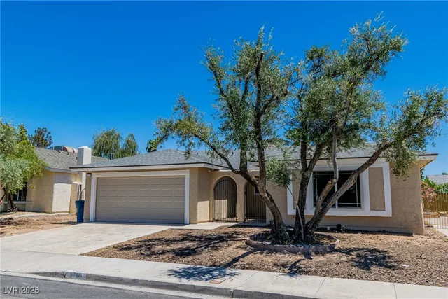 $2,495 | 3740 Lillo Street, Las Vegas, NV 89103