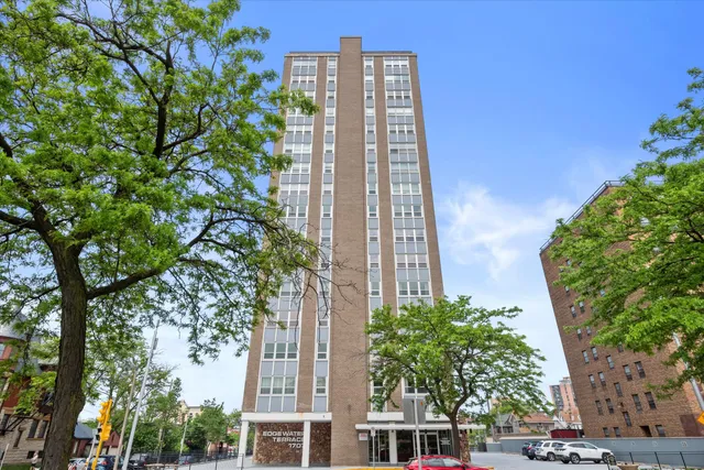 $275,000 | 1707 North Prospect Avenue, Unit 4A, Milwaukee, WI 53202