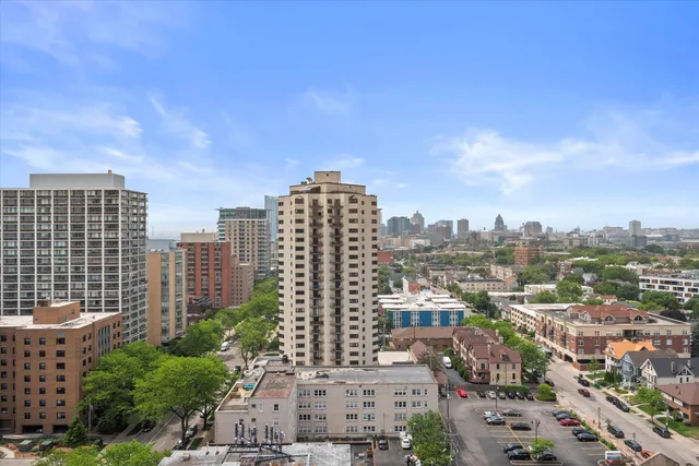 $275,000 | 1707 North Prospect Avenue, Unit 4A, Milwaukee, WI 53202