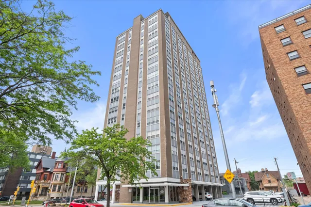 $275,000 | 1707 North Prospect Avenue, Unit 4A, Milwaukee, WI 53202