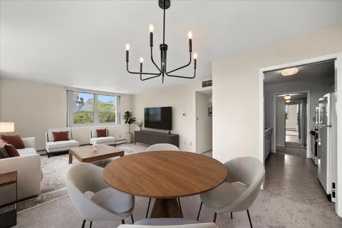 $275,000 | 1707 North Prospect Avenue, Unit 4A, Milwaukee, WI 53202