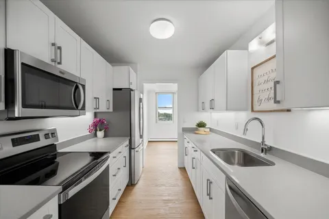 $275,000 | 1707 North Prospect Avenue, Unit 4A, Milwaukee, WI 53202