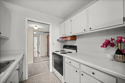 $275,000 | 1707 North Prospect Avenue, Unit 4A, Milwaukee, WI 53202