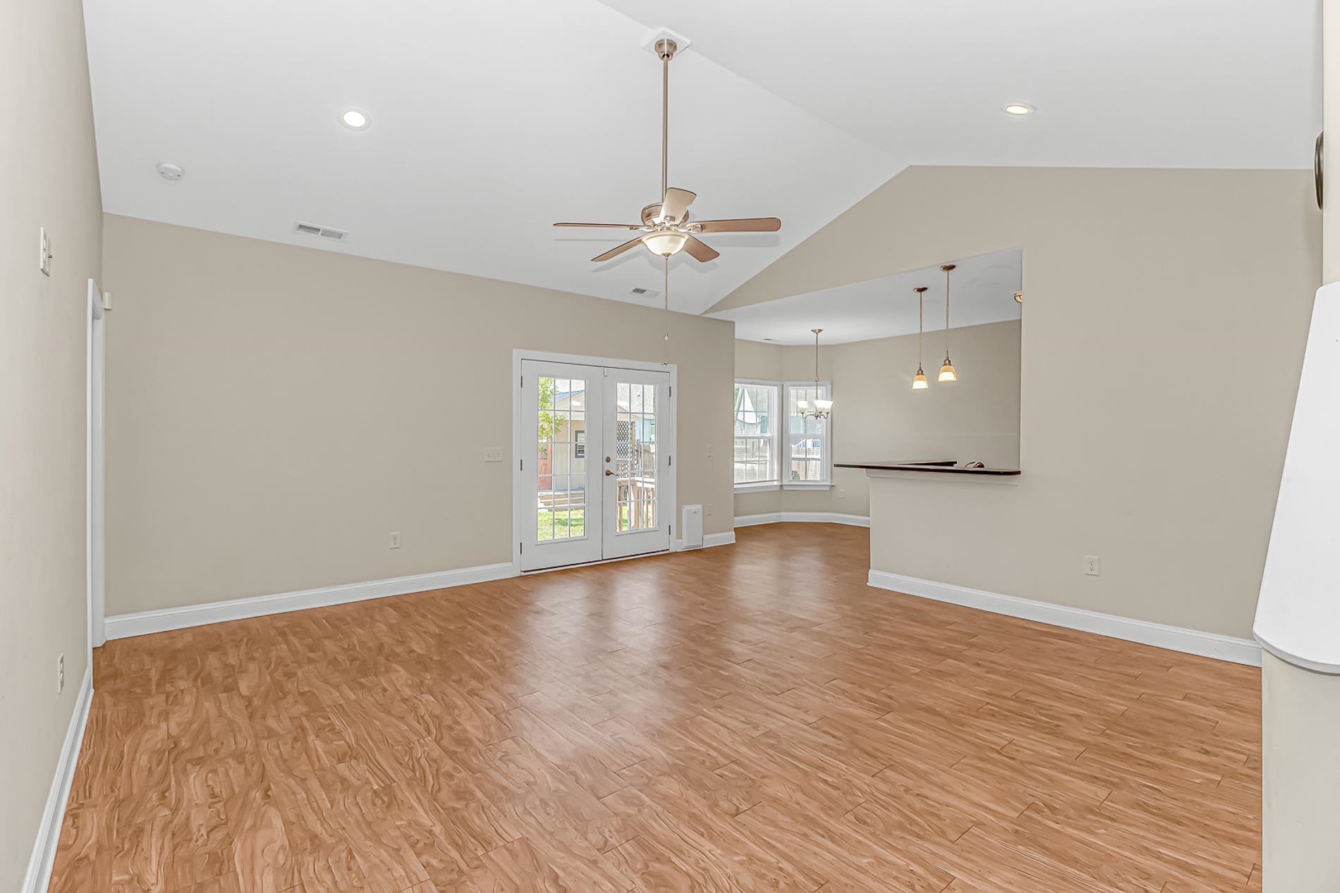 621 Garden Avenue Georgetown, SC 29440 - Photo 7 of 33