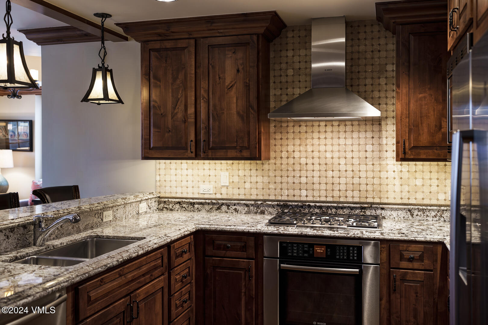 728 West Lionshead Circle, Unit R112 Vail, CO 81657 - Photo 29 of 83 Ritz-Carlton_Vail_R112_041