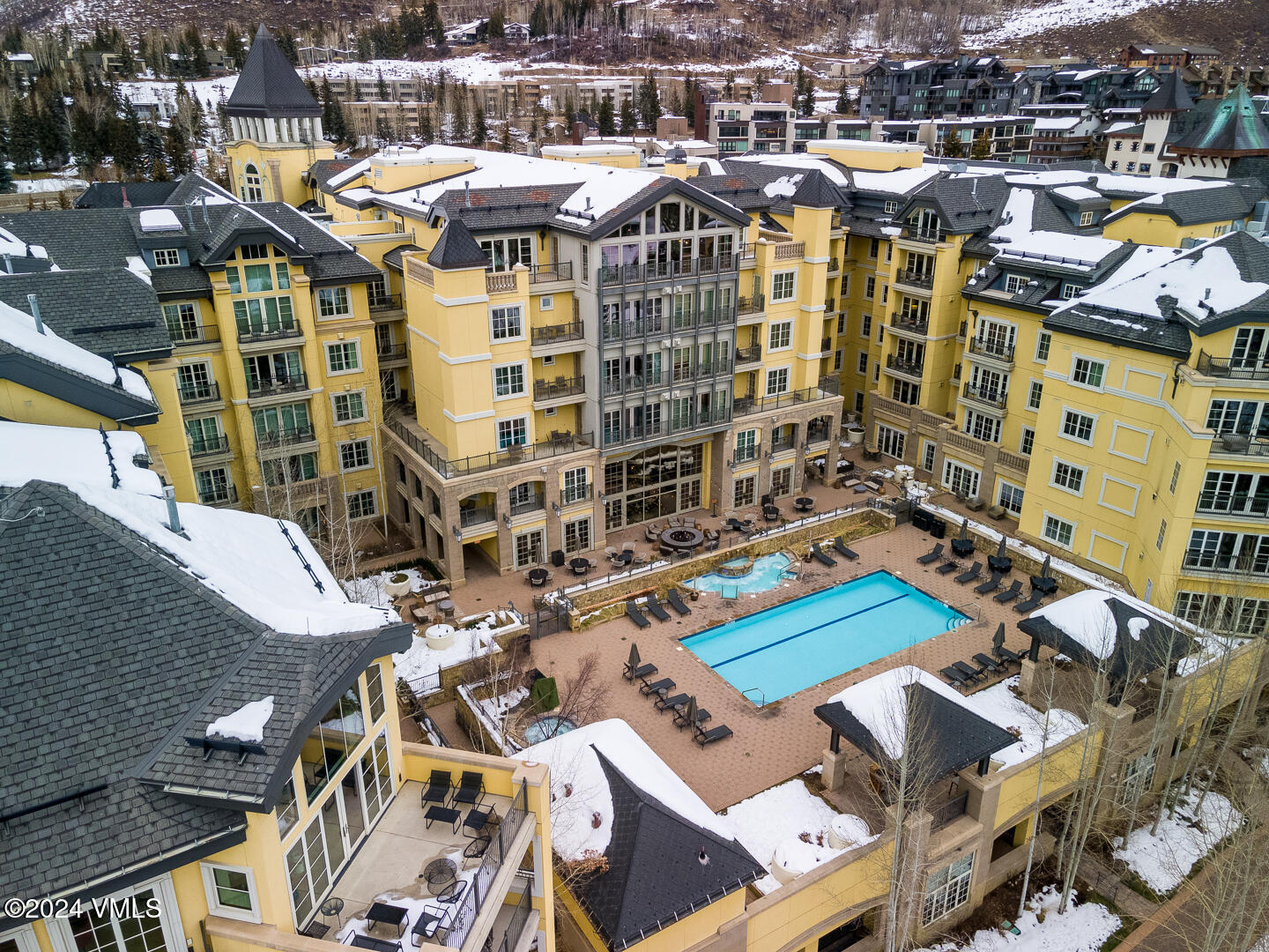 728 West Lionshead Circle, Unit R112 Vail, CO 81657 - Photo 3 of 83 Ritz-Carlton_Vail_R112_092