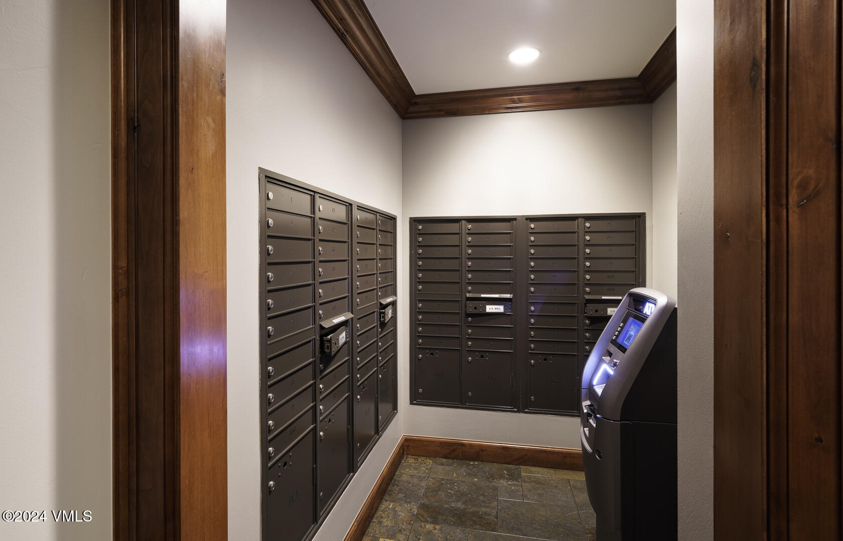 728 West Lionshead Circle, Unit R112 Vail, CO 81657 - Photo 55 of 83 Ritz-Carlton_Vail_R112_075