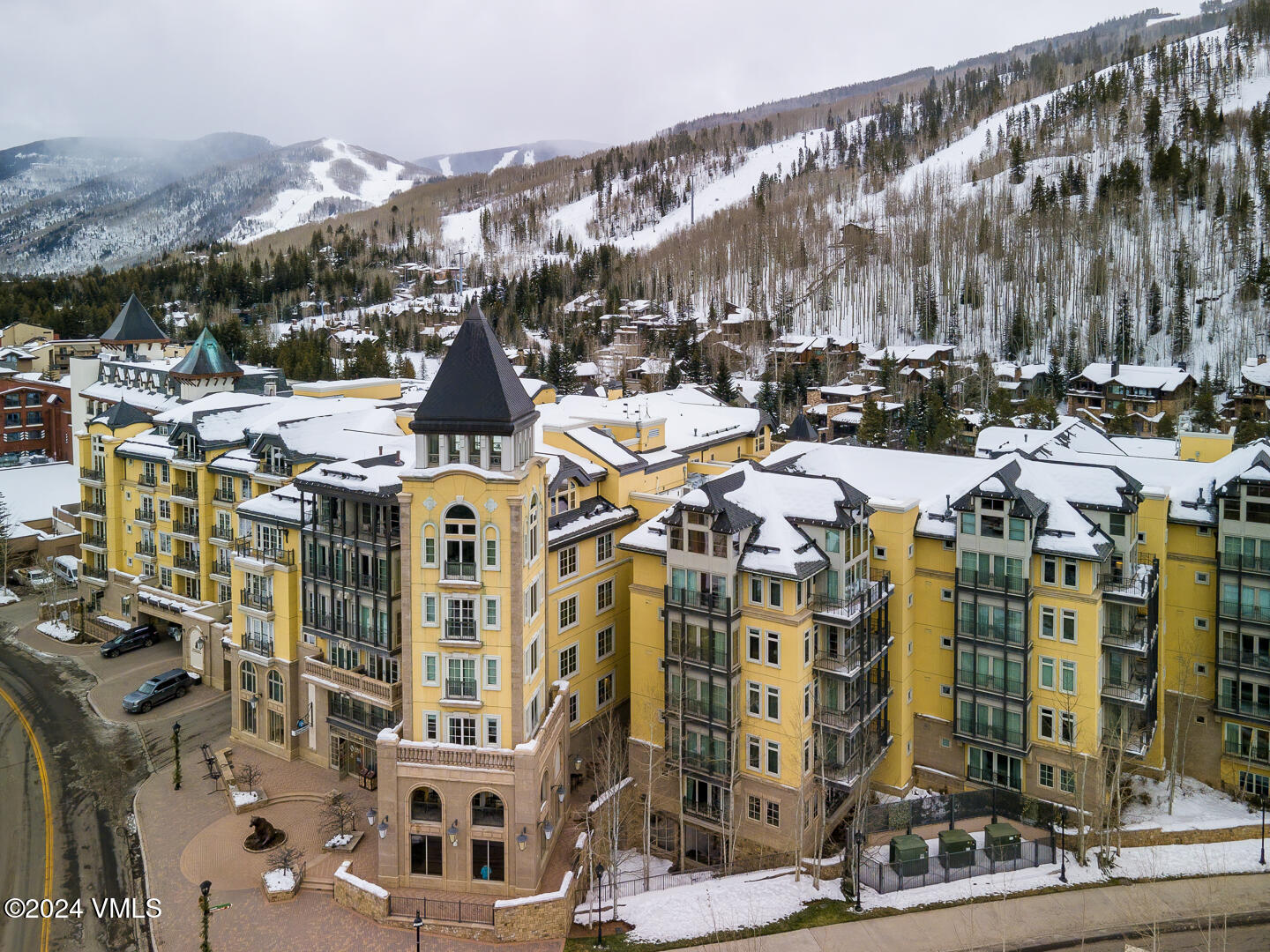 728 West Lionshead Circle, Unit R112 Vail, CO 81657 - Photo 63 of 83 Ritz-Carlton_Vail_R112_090