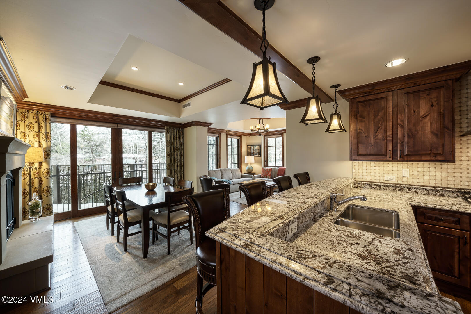 728 West Lionshead Circle, Unit R112 Vail, CO 81657 - Photo 7 of 83 Ritz-Carlton_Vail_R112_012