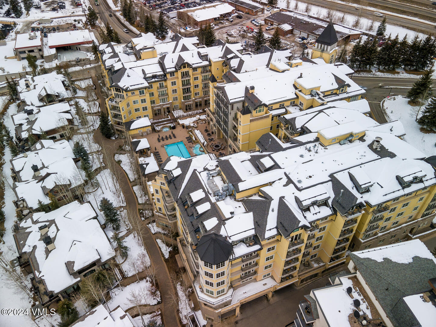 728 West Lionshead Circle, Unit R112 Vail, CO 81657 - Photo 71 of 83 Ritz-Carlton_Vail_R112_101