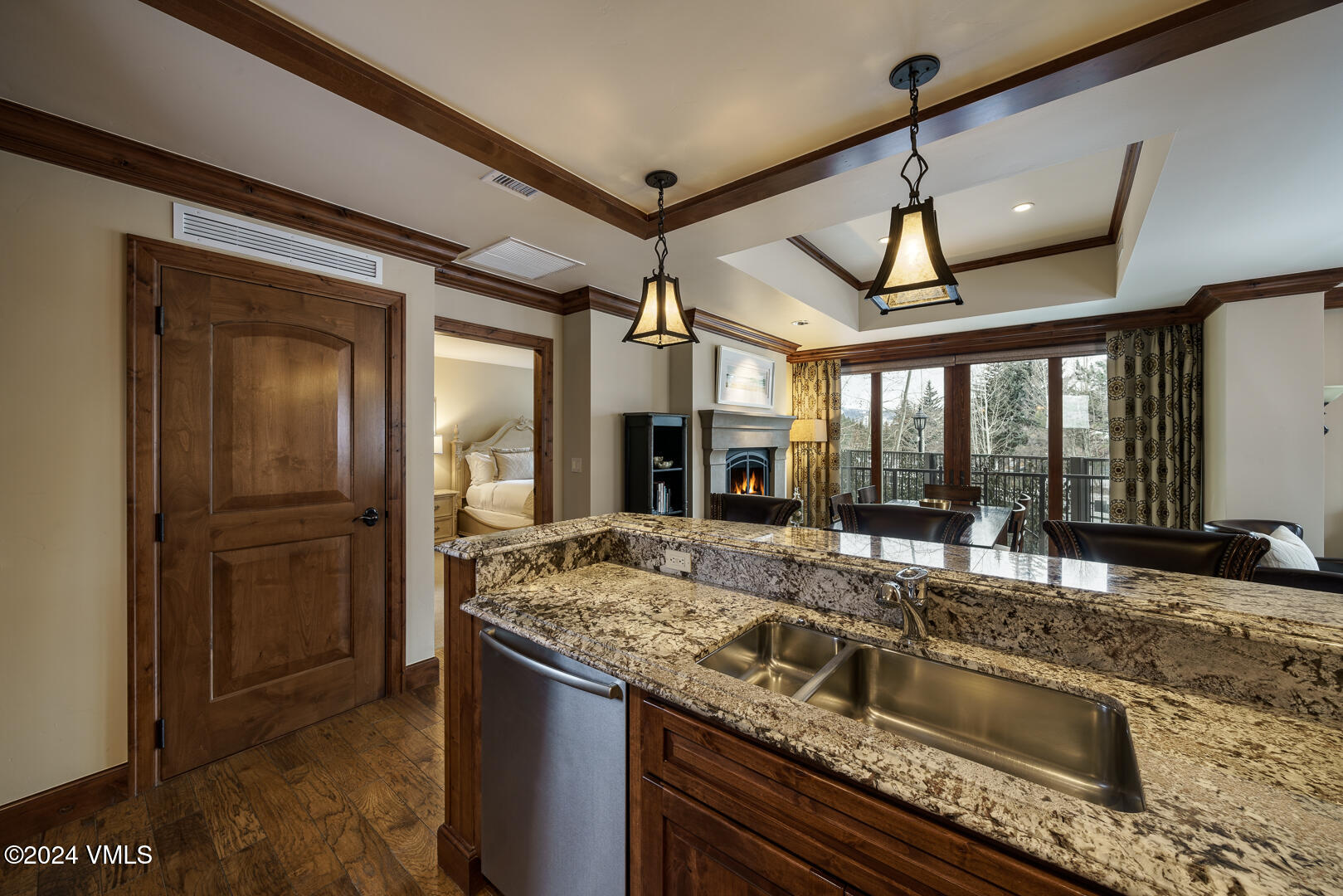 728 West Lionshead Circle, Unit R112 Vail, CO 81657 - Photo 10 of 83 Ritz-Carlton_Vail_R112_014