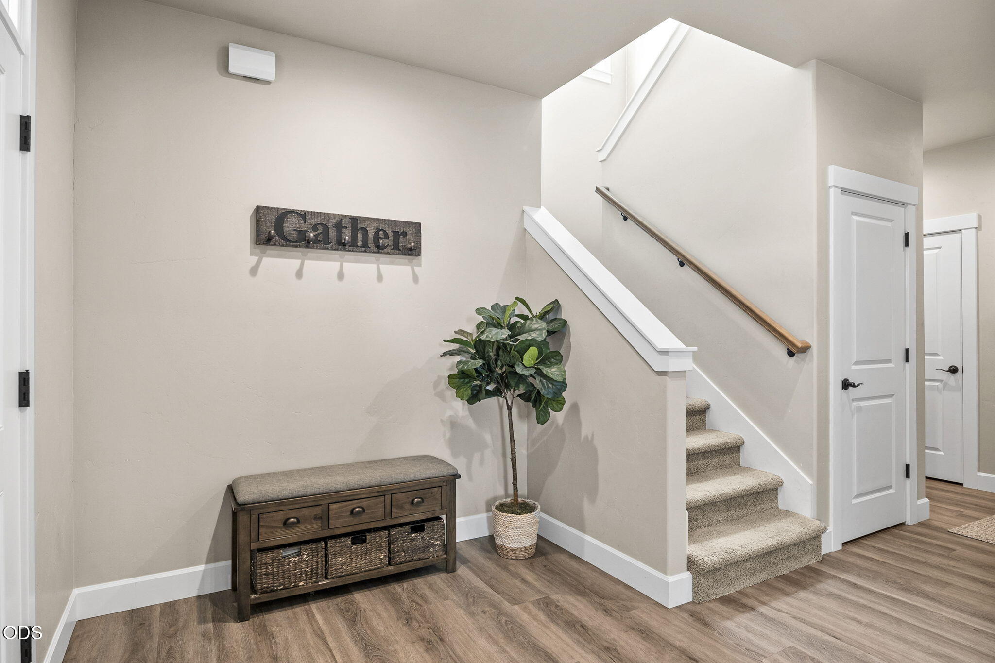 736 Northwest 27th Street Redmond, OR 97756 - Photo 5 of 26
