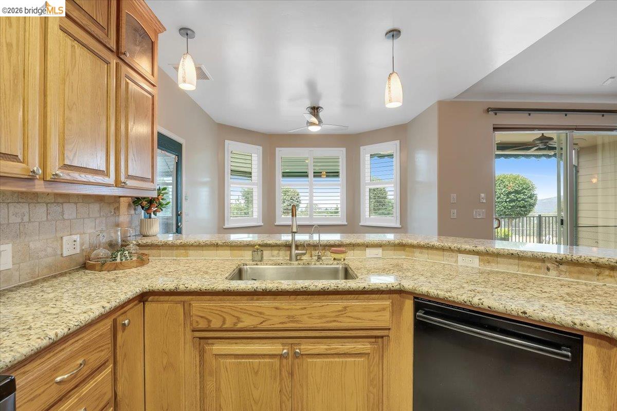 18180 Robin Ridge Road Sonora, CA 95370 - Photo 19 of 88