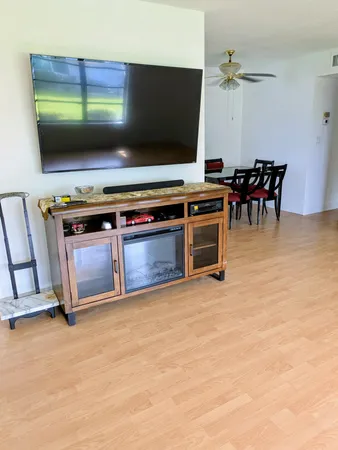 $2,000 | 172 West High Point Terrace, Unit D, Delray Beach, FL 33445