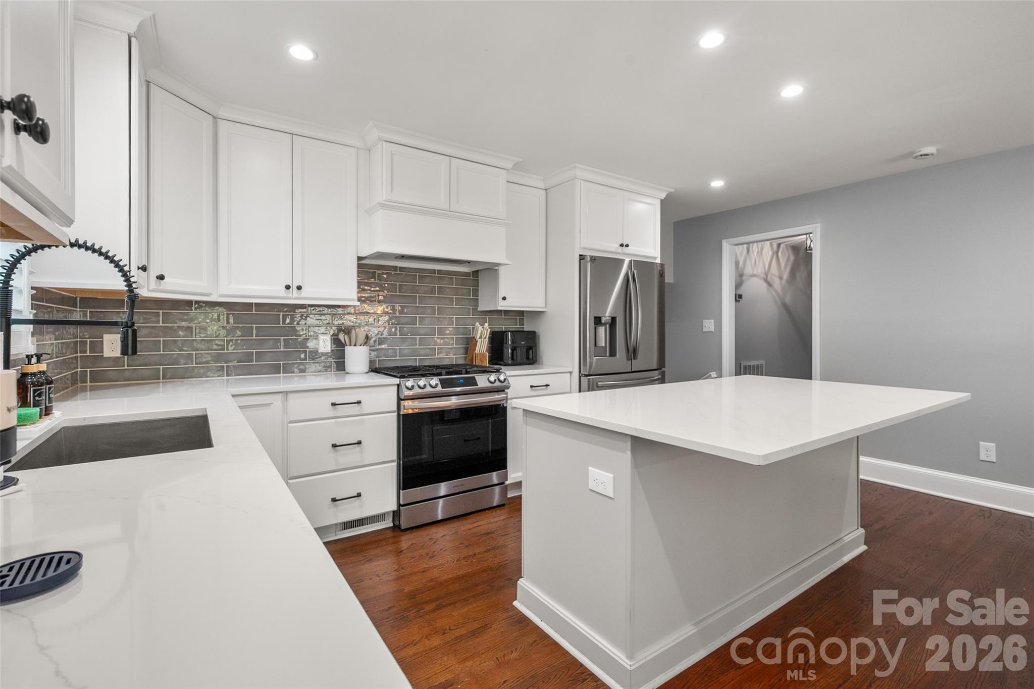 651 Sandridge Road Charlotte, NC 28210 - Photo 14 of 36 Gallery Image 14