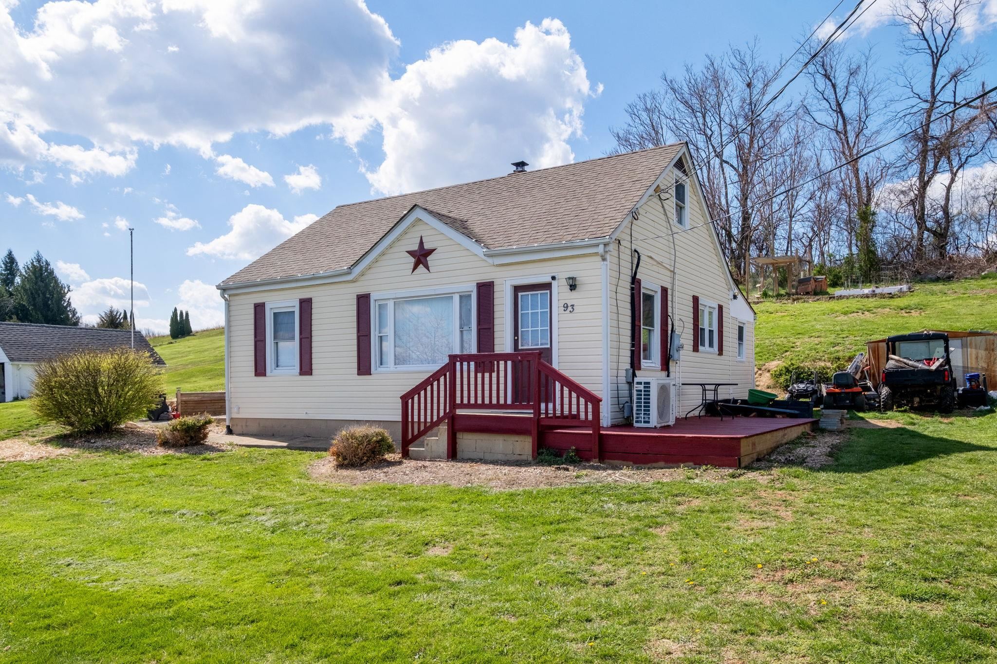 93 Orchard Road Staunton, VA 24401 - Photo 3 of 22 Gallery Image 3