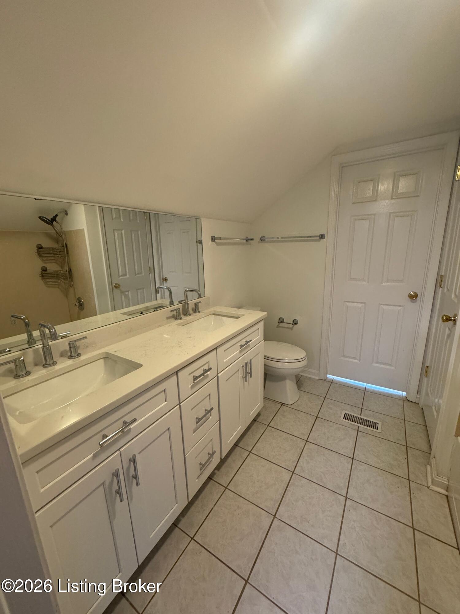 4109 Winchester Road Louisville, KY 40207 - Photo 12 of 18 IMG_3641