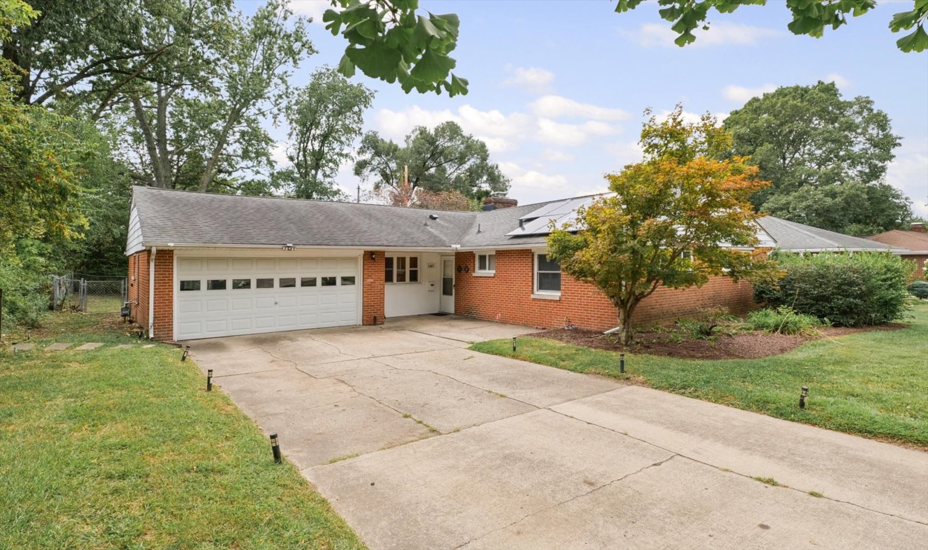 1407 West John Street Champaign, IL 61821 - Photo 1 of 34 Gallery Image 1