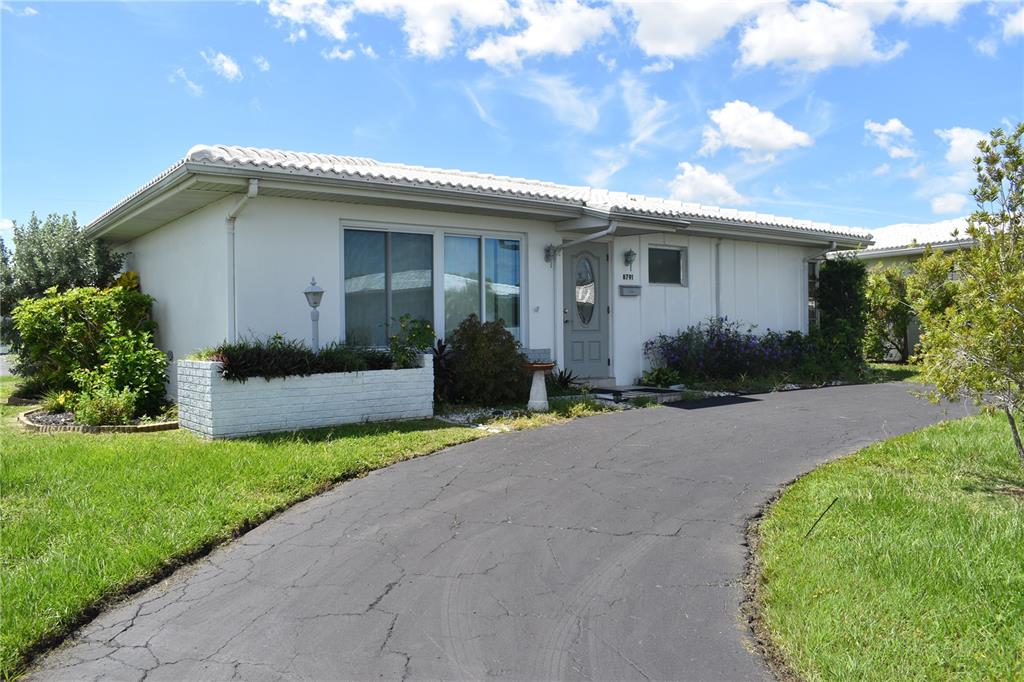 8791 Pickwick Road North Port, FL 34287 - Photo 1 of 1 Gallery Image 1