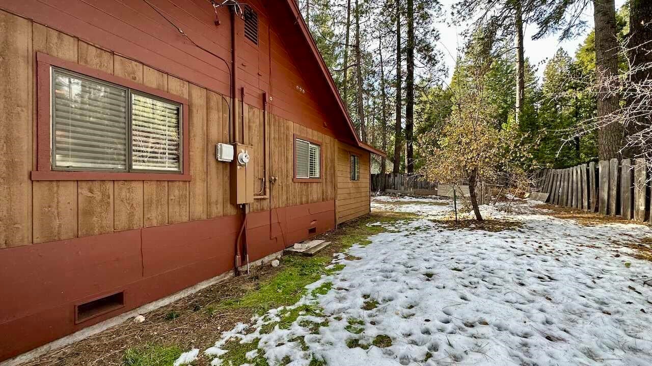 2240 Davis Place Road Mount Shasta, CA 96067 - Photo 29 of 35 Gallery Image 29