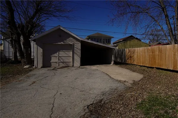 $205,000 | 336 North Brighton Avenue, Kansas City, MO 64123
