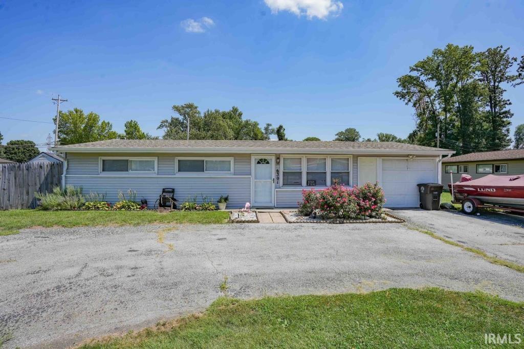 6301 Bluffton Road Fort Wayne, IN 46809 - Photo 1 of 30