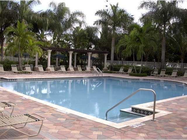 21066 Vía Eden Boca Raton, FL 33433 - Photo 18 of 20 pool