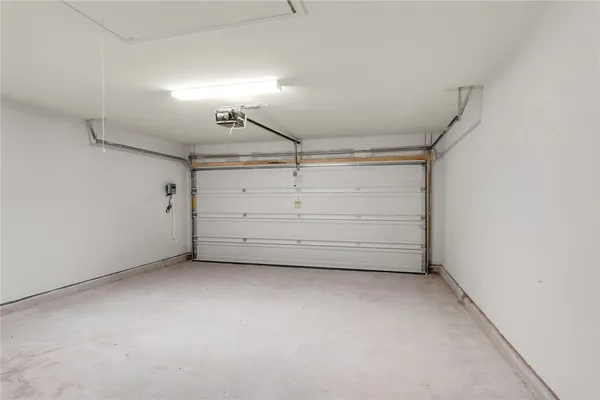 $1,975 | 117 Nathaniel Drive, Taylor, TX 76574