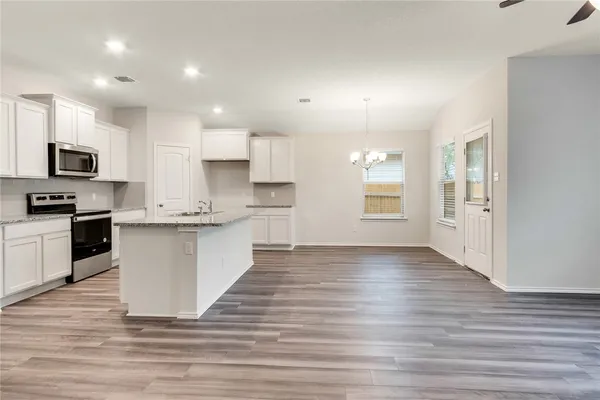 $1,975 | 117 Nathaniel Drive, Taylor, TX 76574