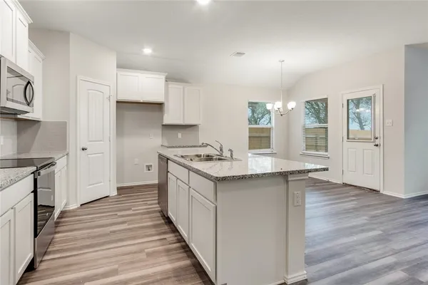 $1,975 | 117 Nathaniel Drive, Taylor, TX 76574