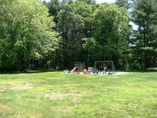 15 Mohawk Path Bellingham, MA 02019 - Photo 3 of 26 Gallery Image 3