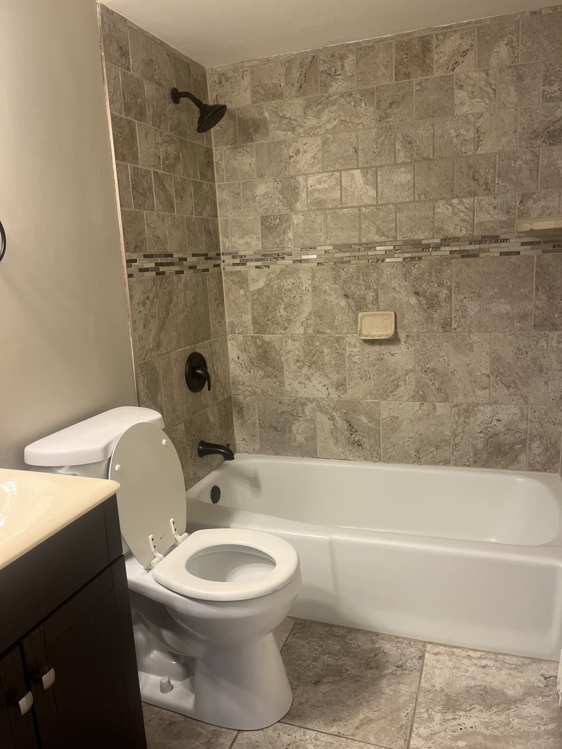 4809 West Engle Road, Unit 2B Alsip, IL 60803 - Photo 9 of 10 Gallery Image 9