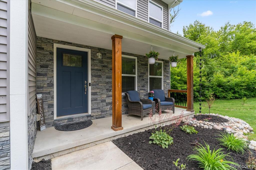 2230 Briar Ridge Wolverine Lake, MI 48390 - Photo 4 of 44