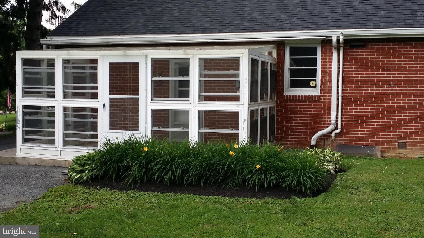 2510 Helena Road Lancaster, PA 17603 - Photo 3 of 28 Gallery Image 3