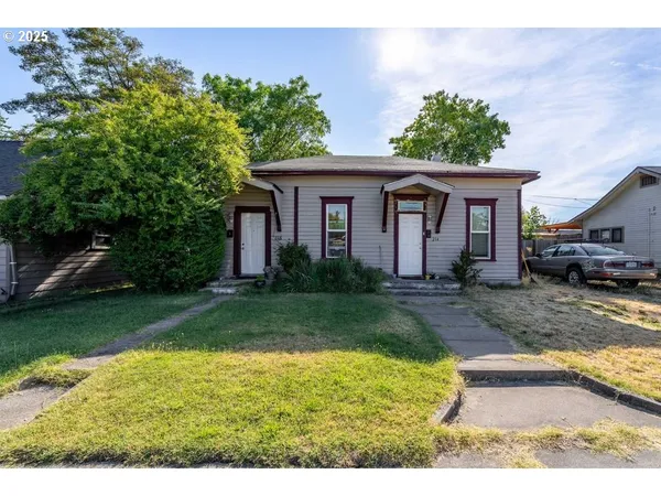 $395,000 | 214 North Peach Street, Medford, OR 97501