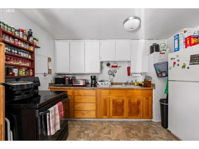 $399,000 | 214 North Peach Street, Medford, OR 97501