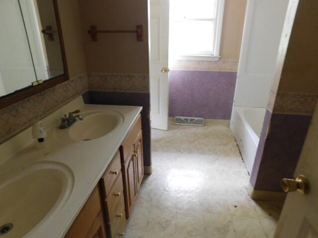 289 Hinton Cemetary Road Sadieville, KY 40370 - Photo 13 of 26 Bathroom (3)