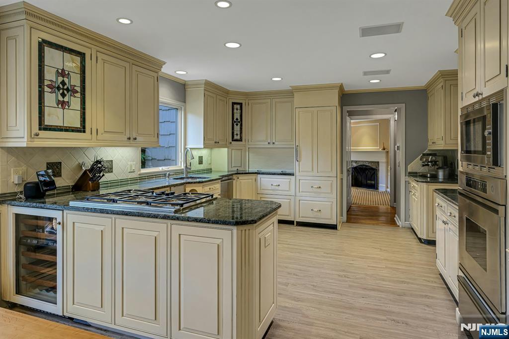 59 Green Hill Road Butler, NJ 07405 - Photo 5 of 40