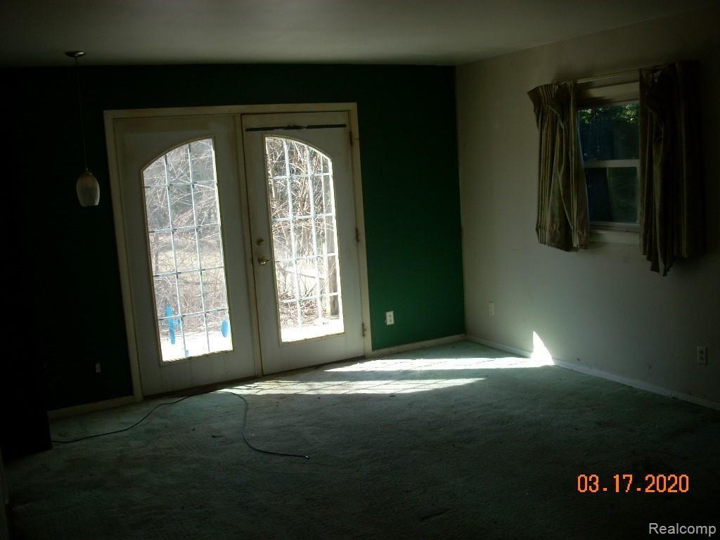 9510 South Durand Road Durand, MI 48429 - Photo 2 of 18 DSCN2171.JPG
