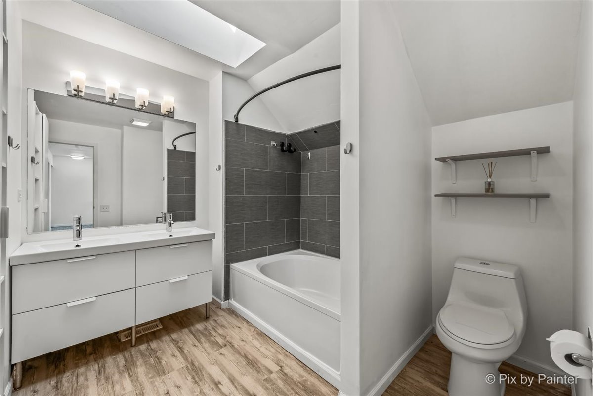 4547 Burnham Drive Hoffman Estates, IL 60192 - Photo 8 of 21