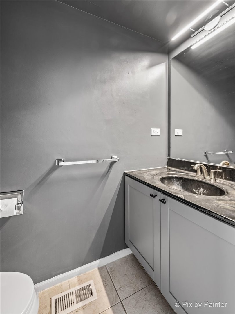 4547 Burnham Drive Hoffman Estates, IL 60192 - Photo 9 of 21