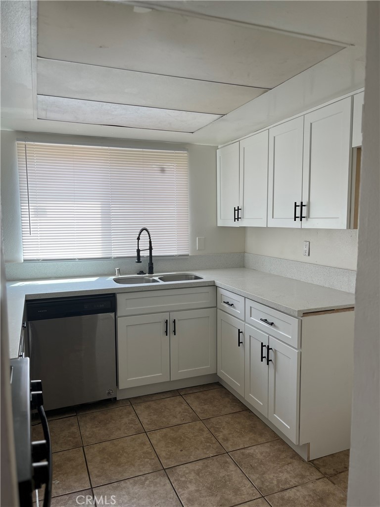 2035 Reedy Avenue Highland, CA 92346 - Photo 5 of 11